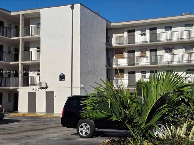 Building Photo - 14150 SW 84th St