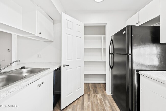 Building Photo - 3065 N 67th Ave
