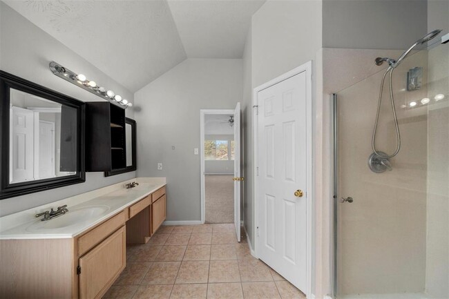 Building Photo - 16935 Valley Palms Dr