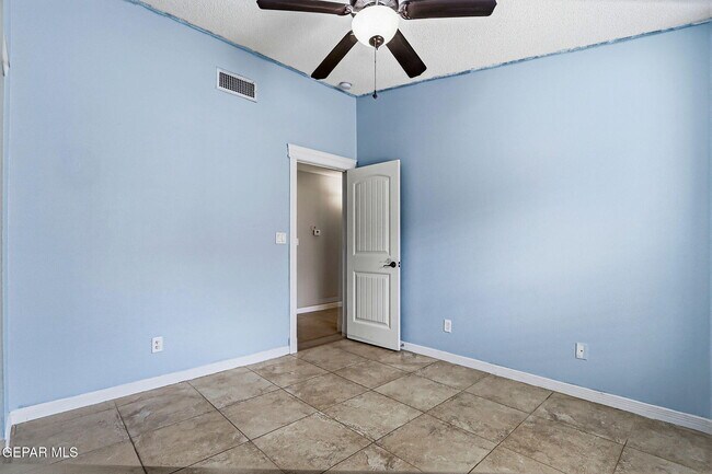 Building Photo - 14124 Honey Point Dr