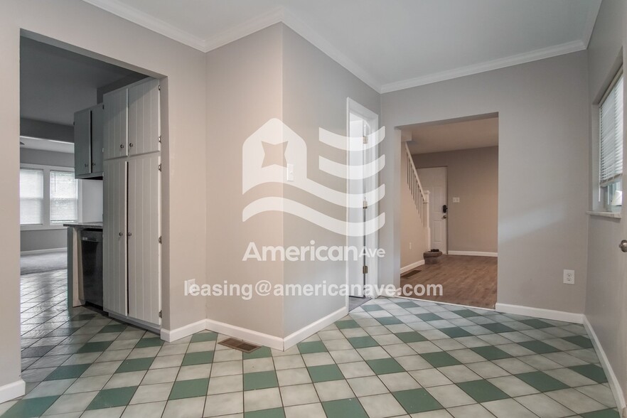 Building Photo - 414 Johnston Rd