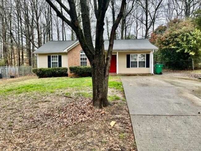 Building Photo - Adorable 3 bedroom 2 bath Ranch style home. Located in the Bridlewood community