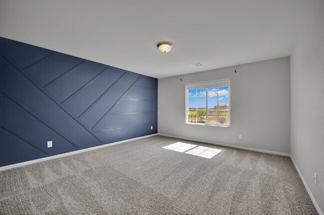 Building Photo - Gorgeous 5 Bedroom home!