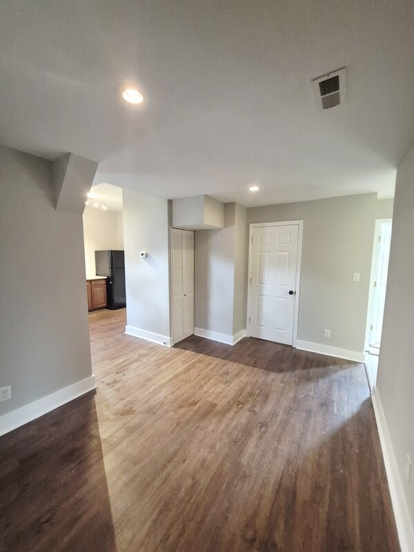 Building Photo - 1901 Fairmount Ave