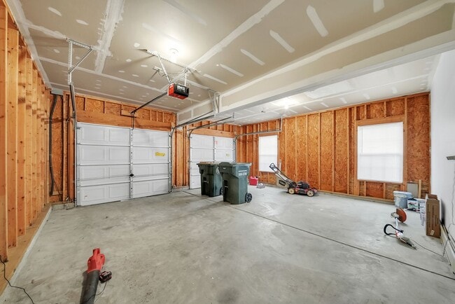 Building Photo - 408 Holmes Blvd
