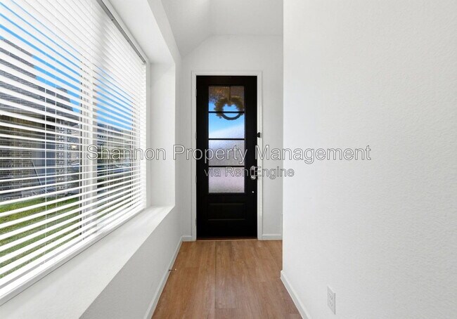 Building Photo - 3057 Pensacola Dr