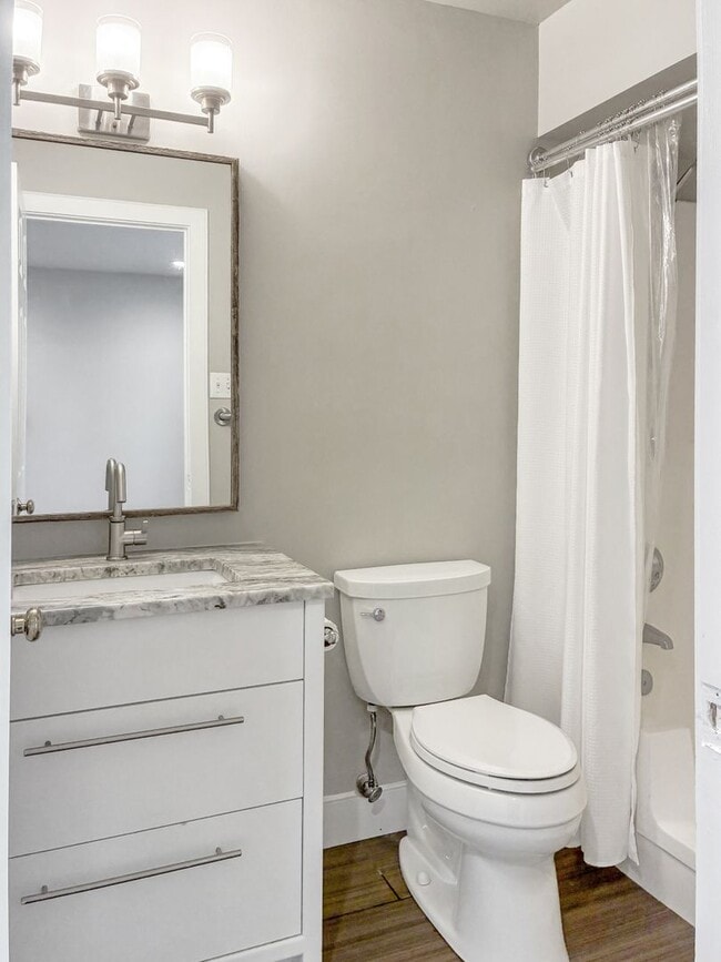 Building Photo - Recently Remodeled 3 bed 3 bath in Tuckahoe!