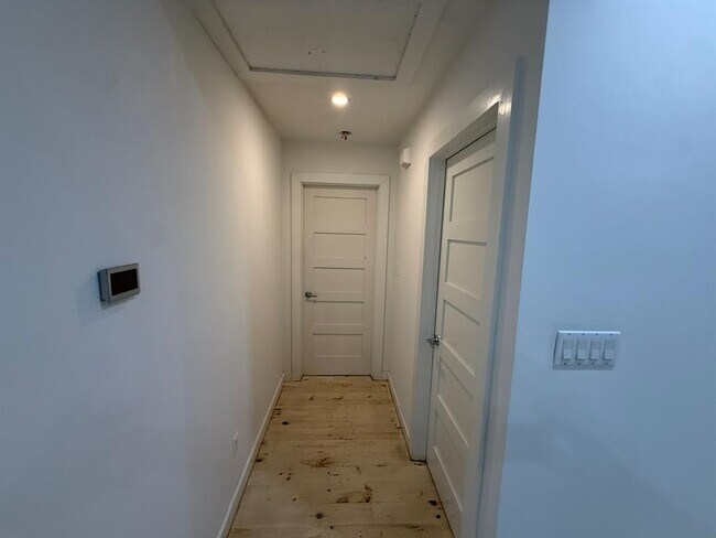 Building Photo - 5411 Manor Rd