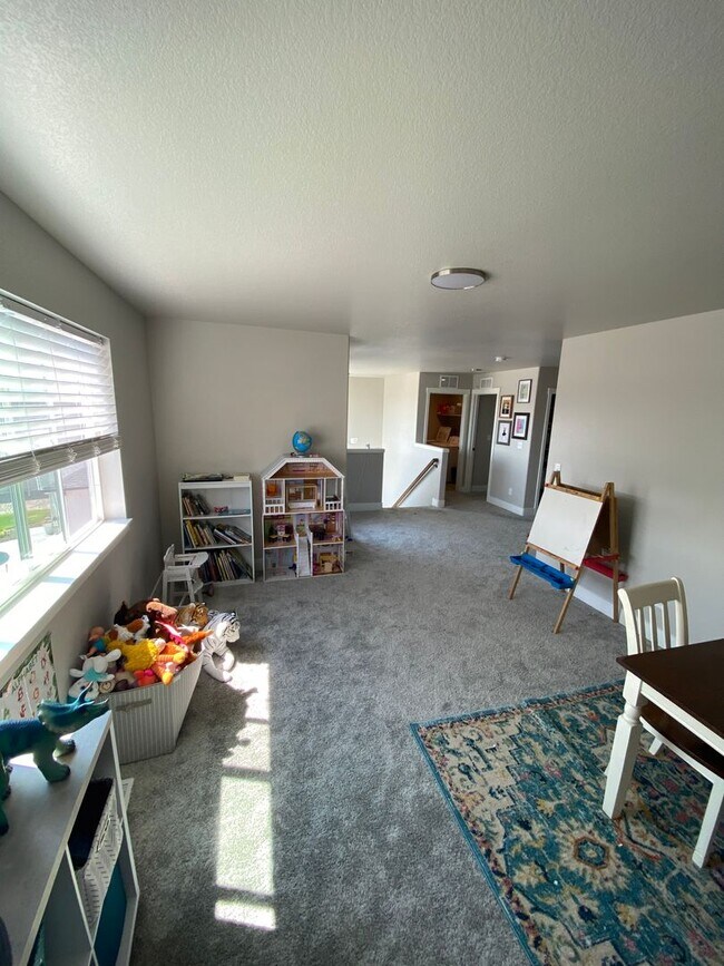 Building Photo - STUNNING 4BD/3.5BA HOME IN CUMBRE VISTA | ...