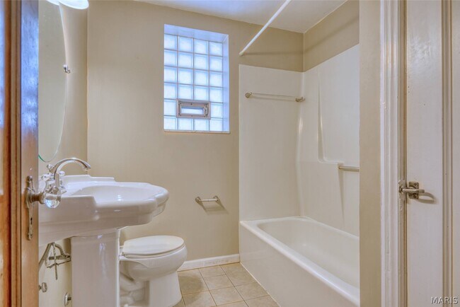 Building Photo - 6601 Alamo Ave