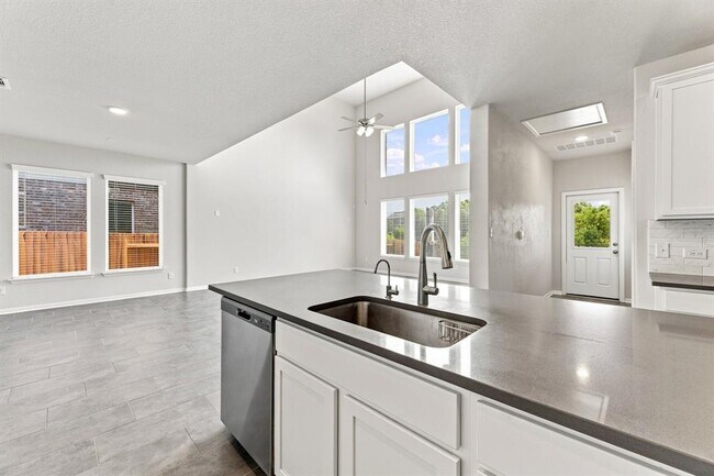 Building Photo - 658 Cherrystone Loop