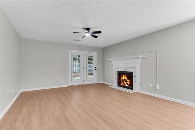 Building Photo - 5097 Village Green Way