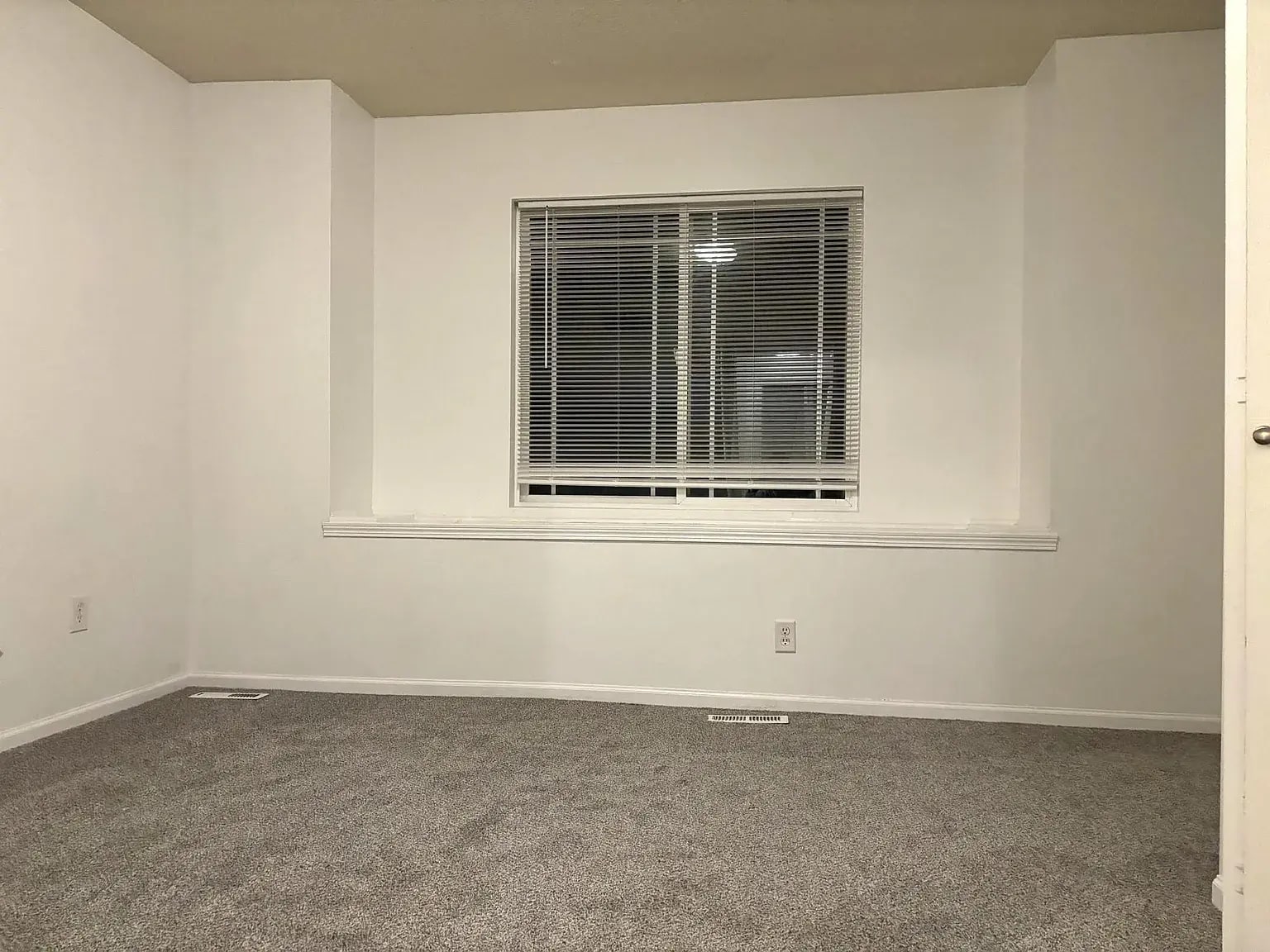 Building Photo - 1151 NE 7th Ln