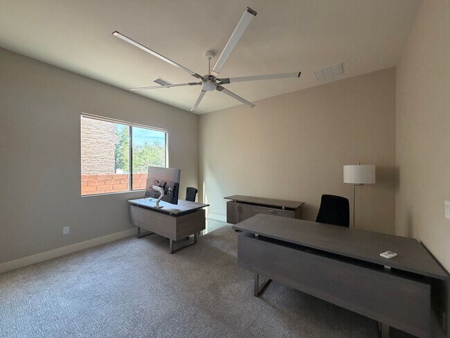 Building Photo - 4 Bed, 4.5 Bath Summerlin Home in The Ridges with Resort-Style Backyard