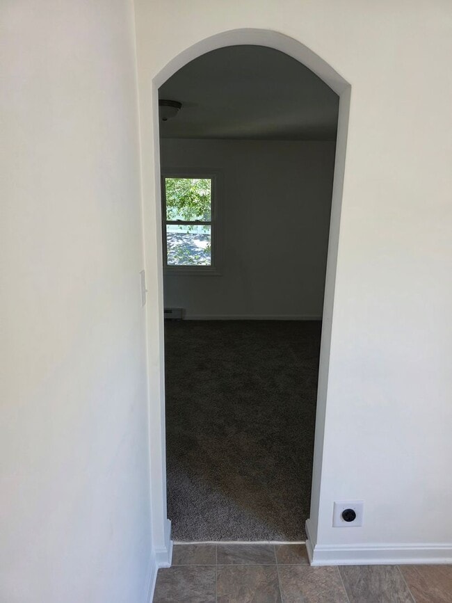 Building Photo - 807 S Division St