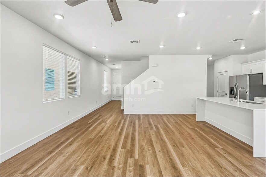 Building Photo - 9482 Aldersyde Dr