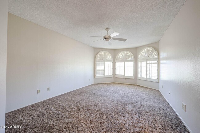 Building Photo - 3233 E Desert Cove Ave