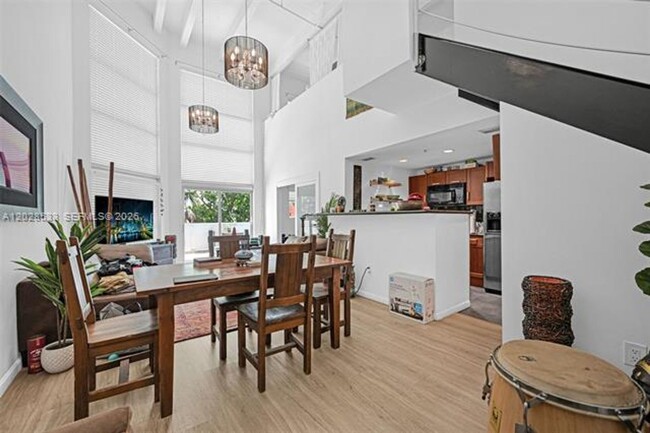 Building Photo - 7728 Collins Ave