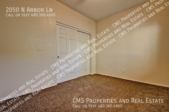 Building Photo - 2050 N Arbor Ln