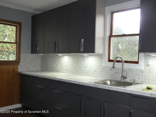 Building Photo - 620 Sanderson Ave