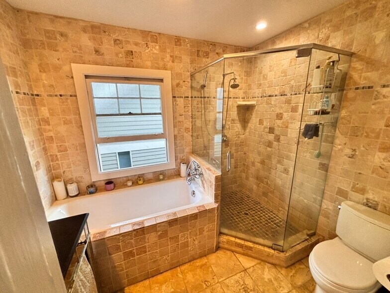 Building Photo - 238 Mather St