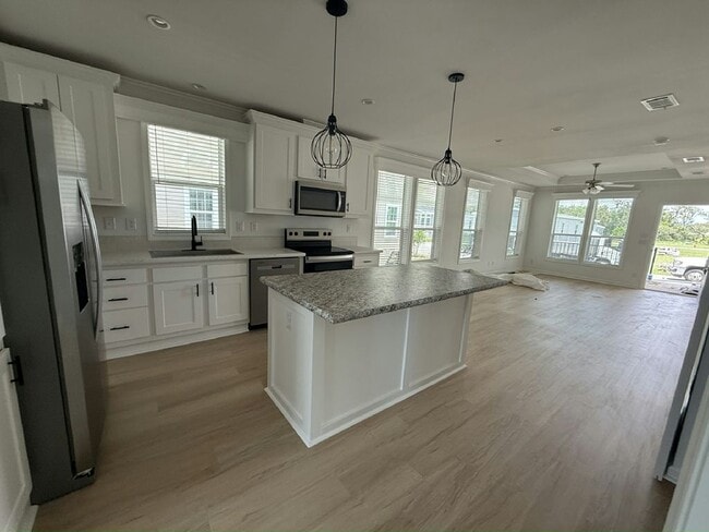Building Photo - 3610 Vine Trl