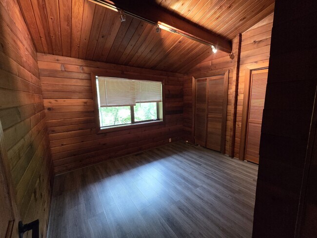 Building Photo - 15 Woodard Rd