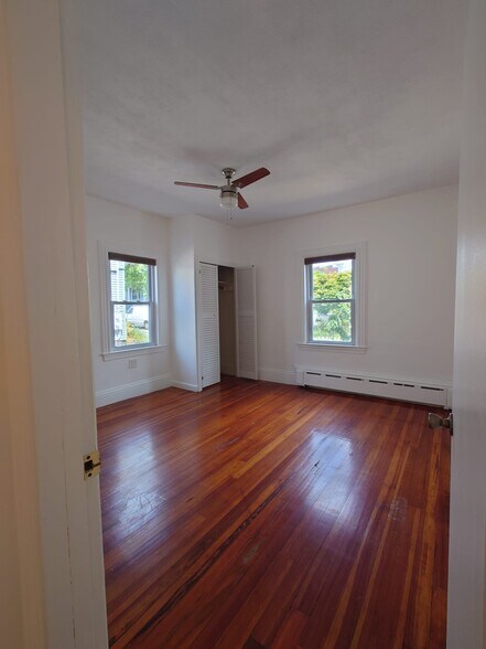 Building Photo - 11 Hinckley St