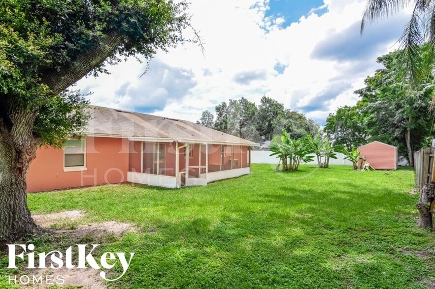 Building Photo - 7901 Sioux Ln