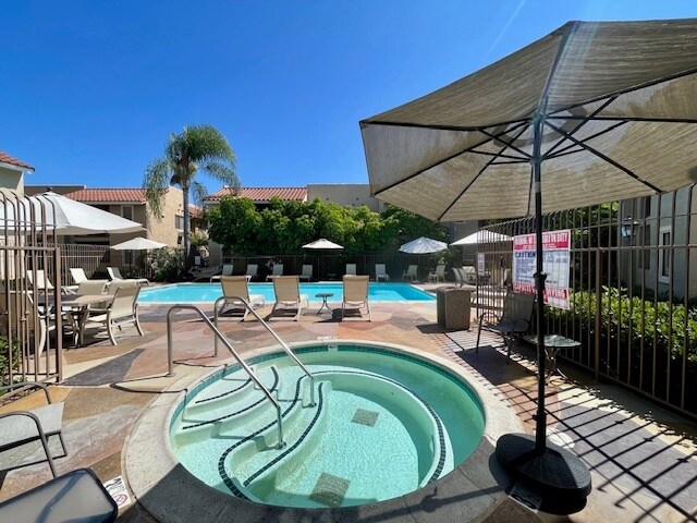 Building Photo - 10186 Camino Ruiz