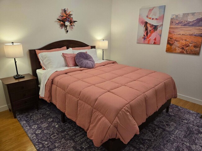 Building Photo - 2207 Parker Ave