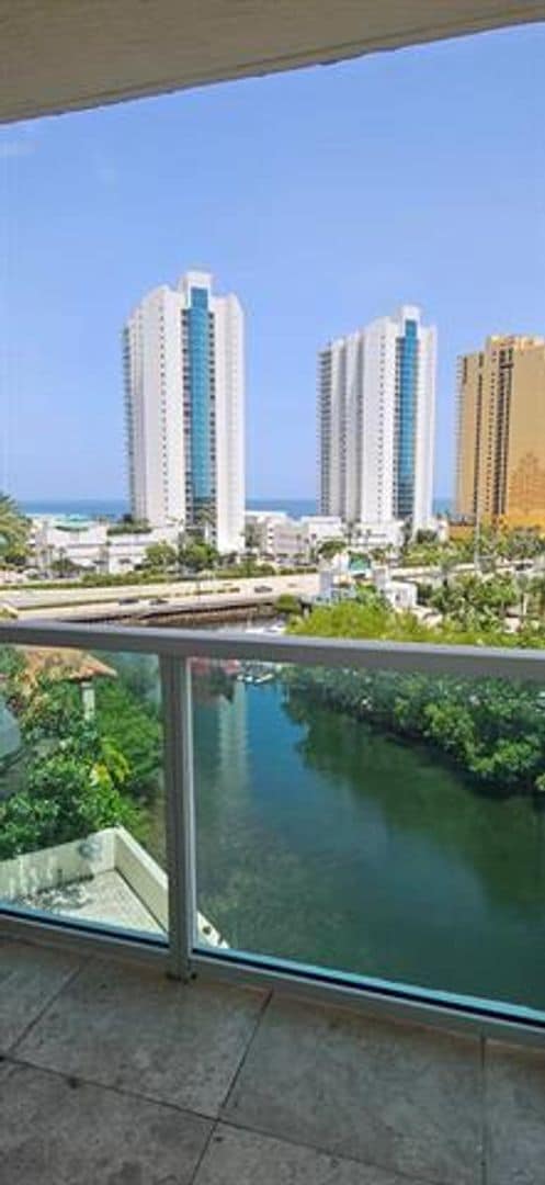 Building Photo - 200 Sunny Isles Blvd