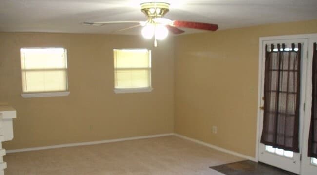 Building Photo - PETS NEGOTIABLE WITH HOMEOWNER APPROVAL!!