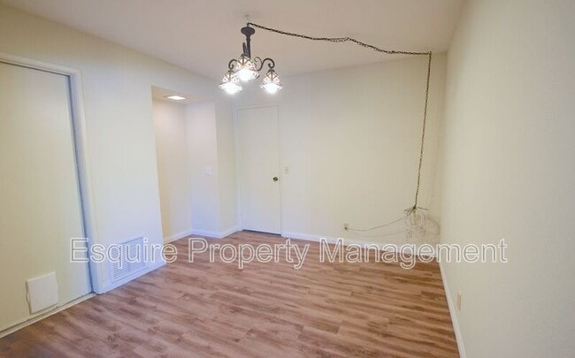 Building Photo - 1300 Gina Dr