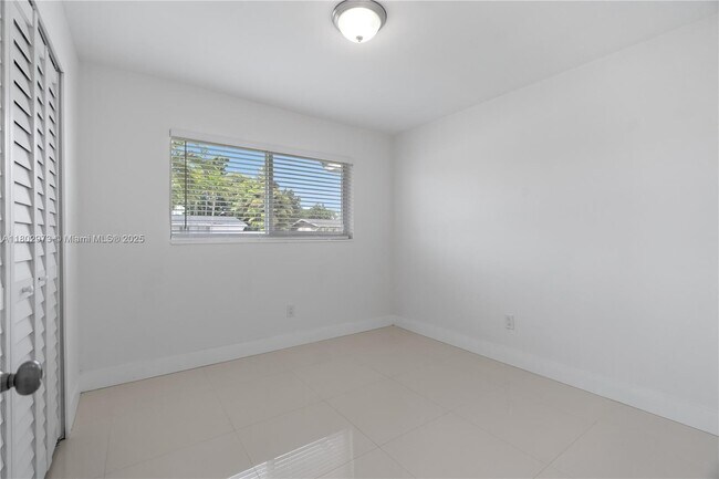 Building Photo - 10501 SW 53rd St