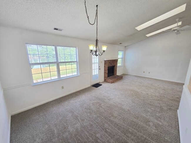 Building Photo - BEAUTIFUL 3-BED, 2-BATH HOME ON THE LAKE I...