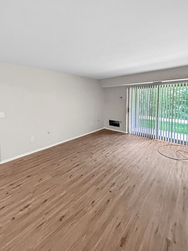 Building Photo - One Bedroom Condo in Moon Township!!