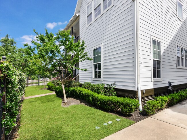 Building Photo - 4533 Polk St