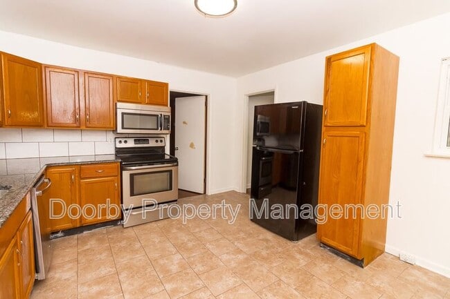 Building Photo - 1828 Dogwood Dr