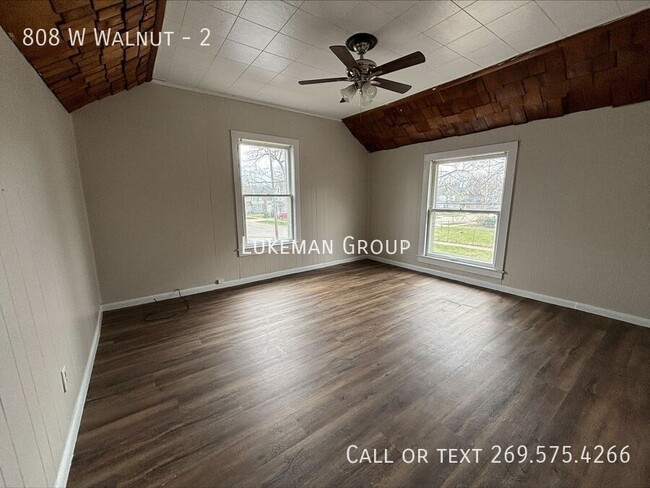 Building Photo - 808 W Walnut St