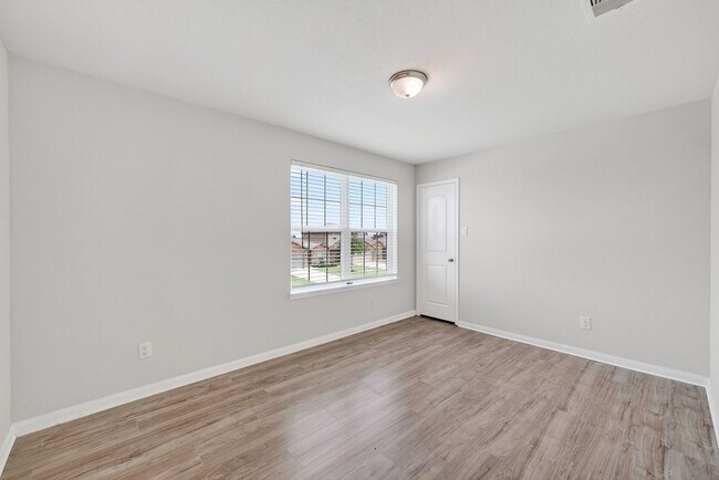 Building Photo - 228 Elm Patch Dr