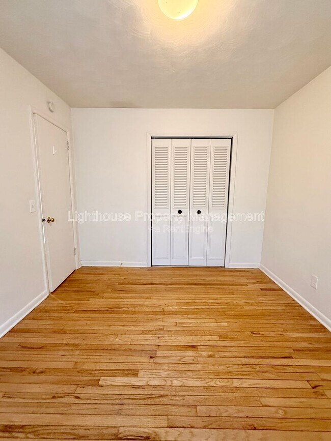 Building Photo - 2108 Woodbine Ave
