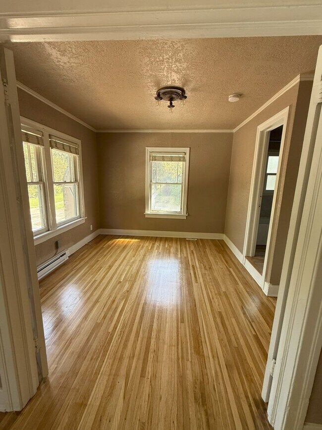 Building Photo - 1000-1003 W 25th Ave