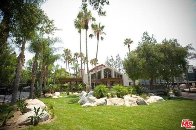 Building Photo - 21450 Burbank Blvd