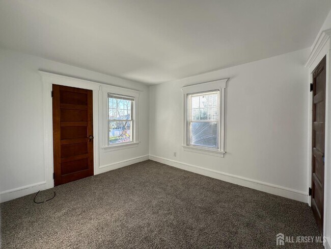 Building Photo - 511 Grove St