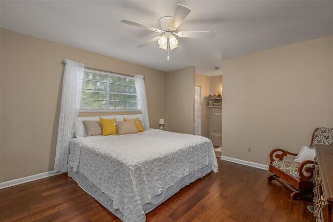 Building Photo - Available Now in Beautiful Southern Hills!