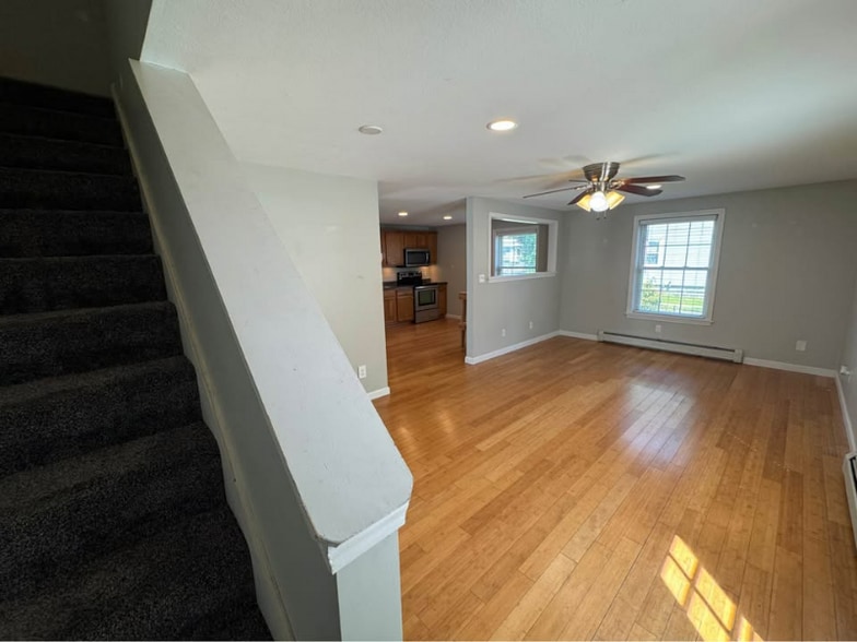 Building Photo - 725 Roosevelt Trail