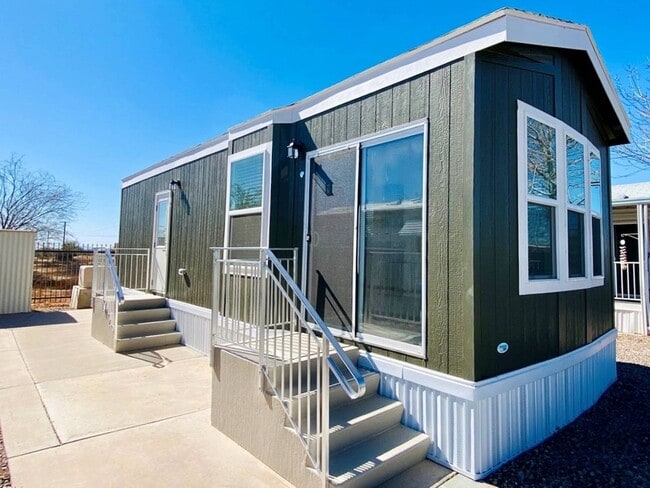 Primary Photo - 9985 N Pinal Ave