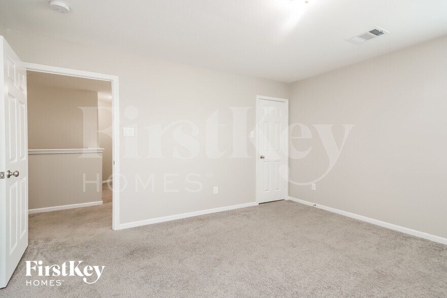 Building Photo - 9207 Penfield Dr