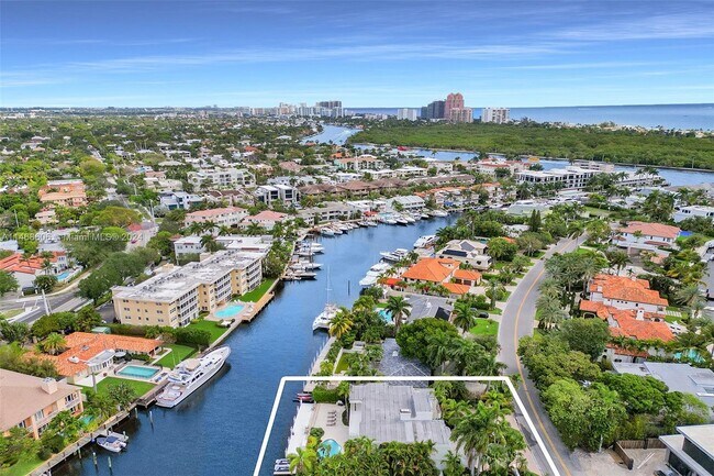 Building Photo - 1247 Seminole Dr